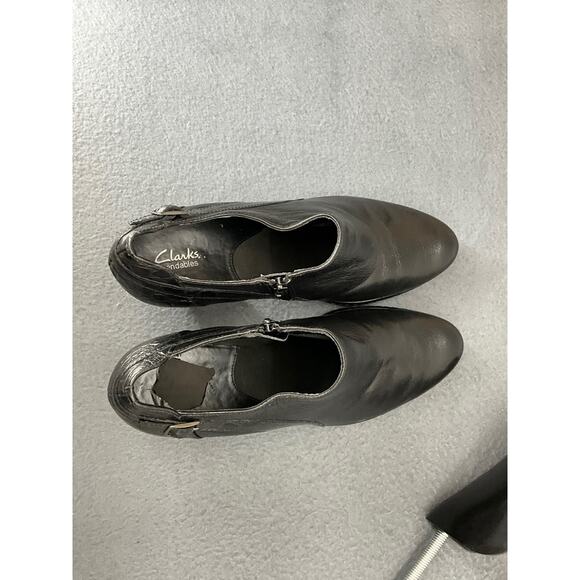 Clarks Bendables Black Leather Side Zip Pump Heel Ankle Booties Women 10 - Picture 6 of 7